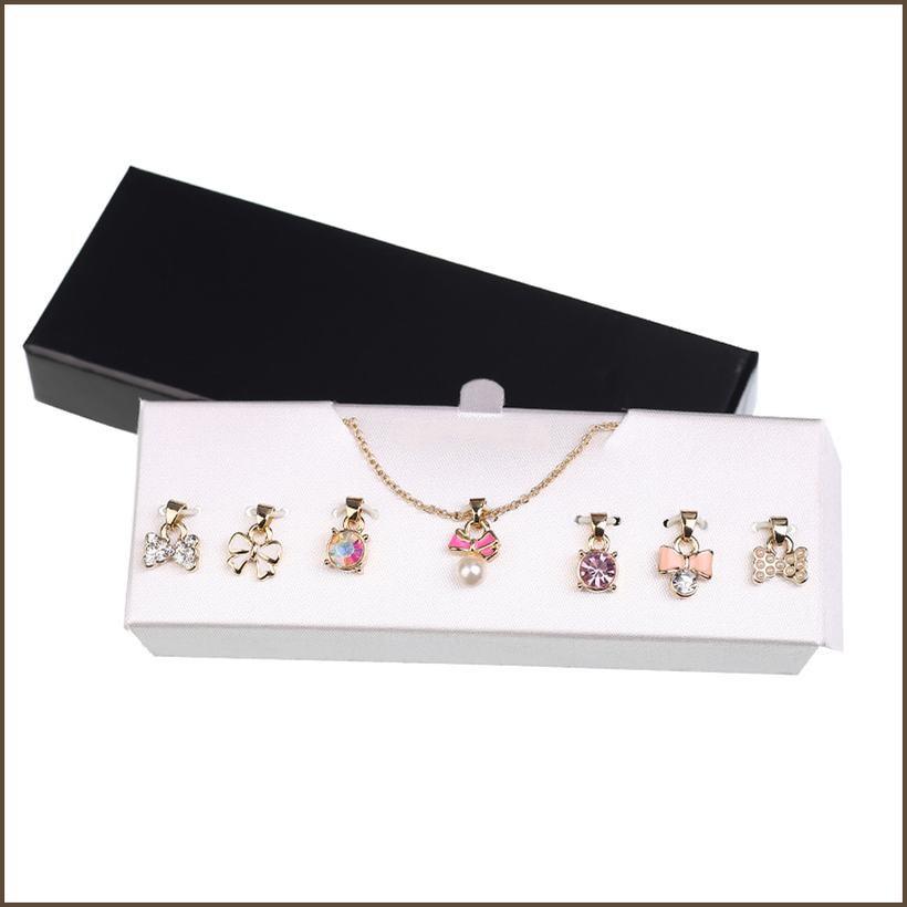 Necklaces & Pendants #03