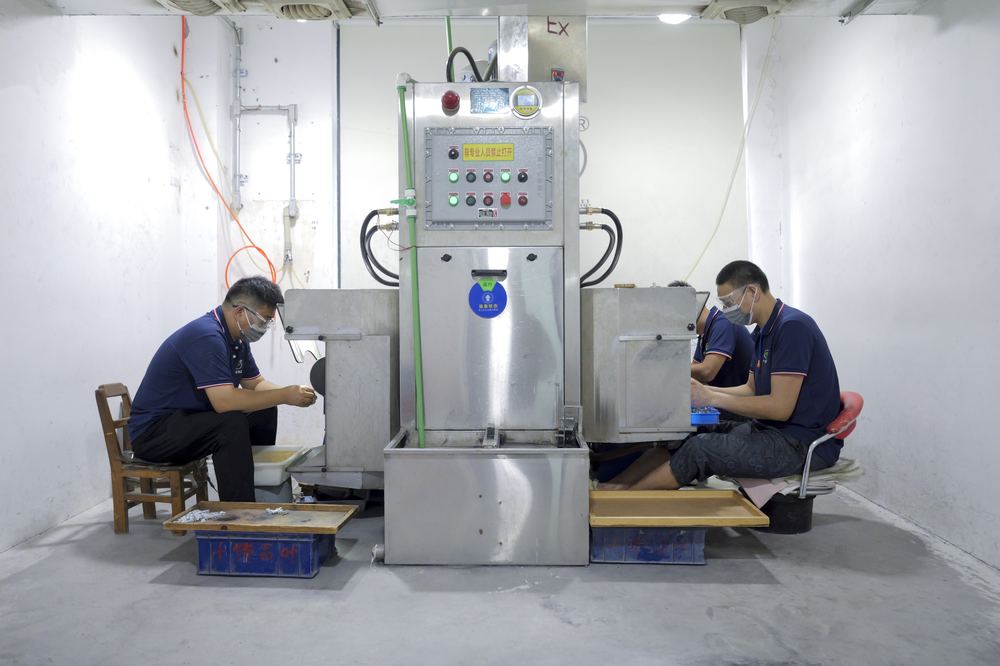 Polishing workshop