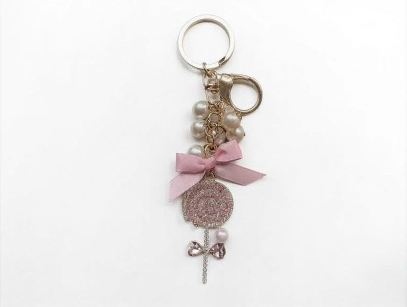 Custom metal keychain style